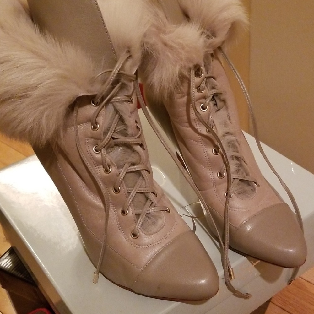 Ladies leather booties w/faux fur